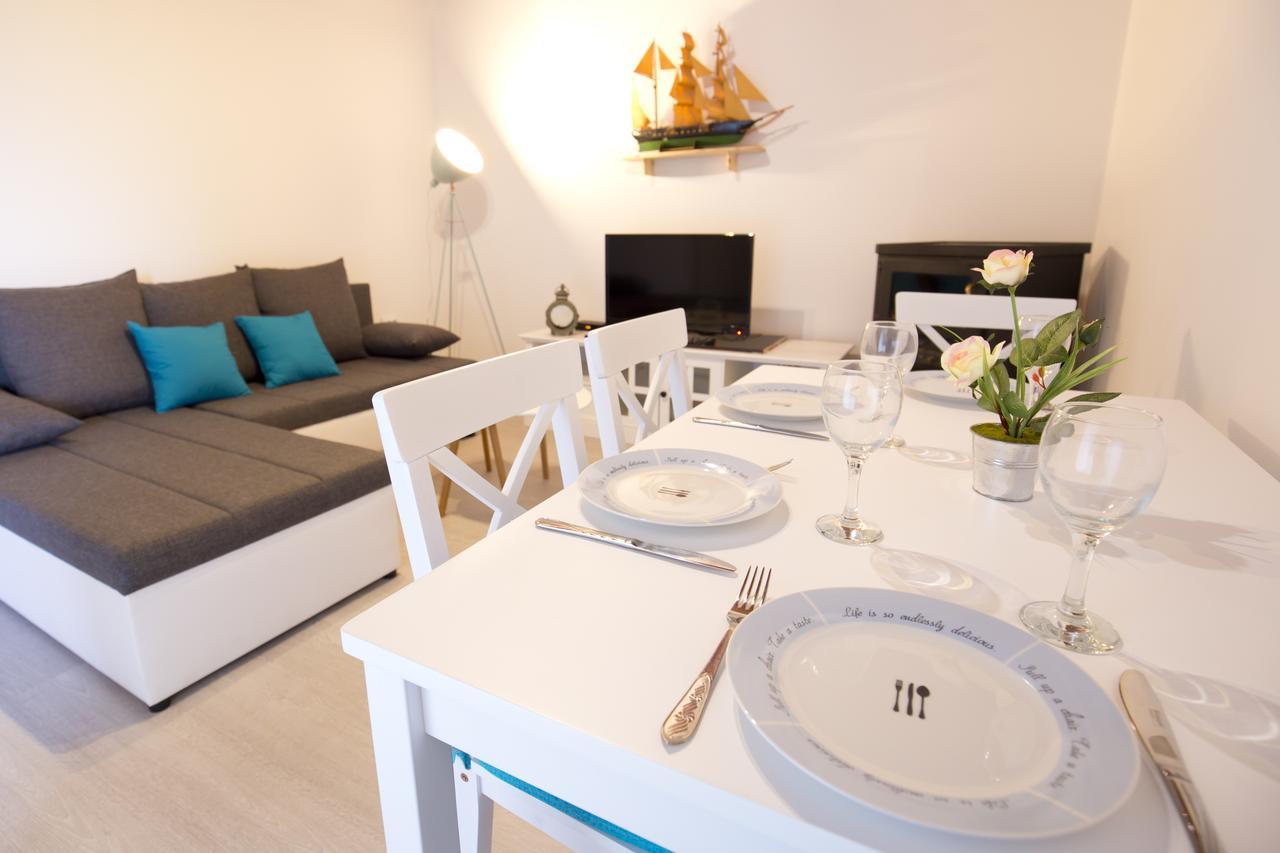 Corner Of Joy Apartment Вис Екстериор снимка
